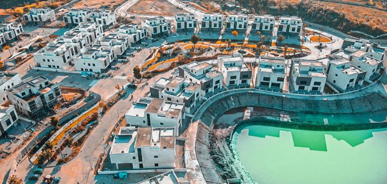 Luxury vs. Budget: Comparing Houses for Sale in Islamabad